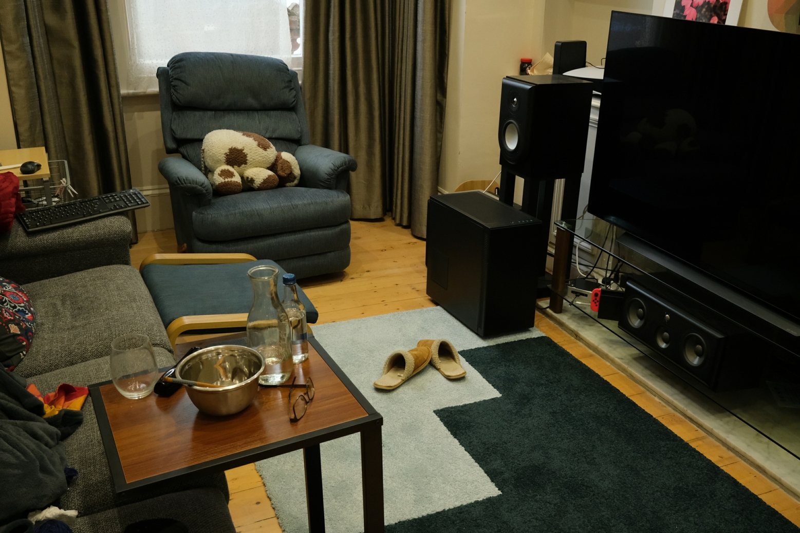 Sample from Mip-NeRF 360 - room